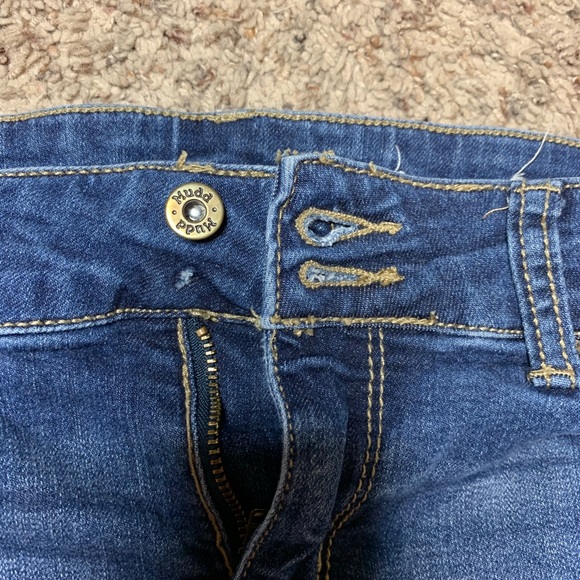 Shorts - Picture 3 of 4